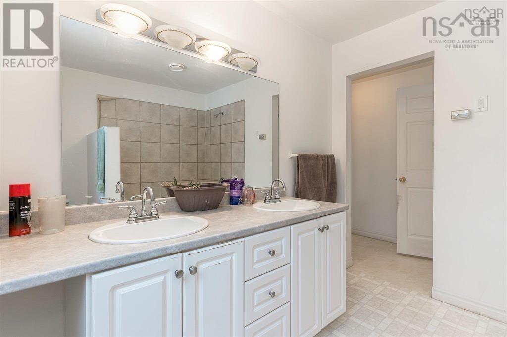 894 Morden Road - 9