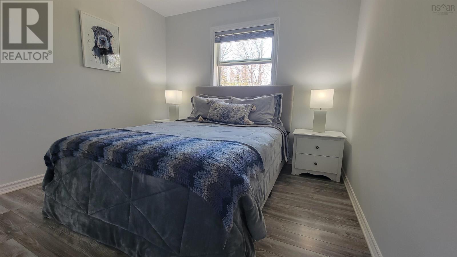 202 Saunders Road - 11