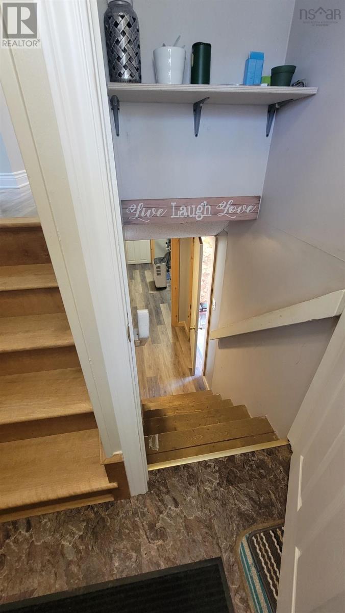 202 Saunders Road - 21