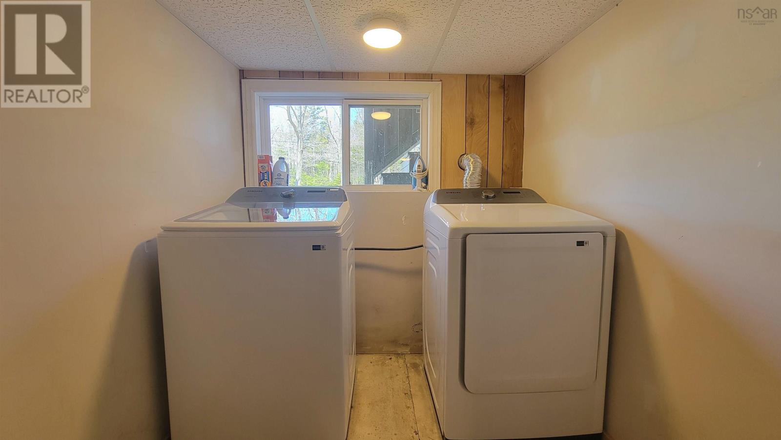 202 Saunders Road - 25