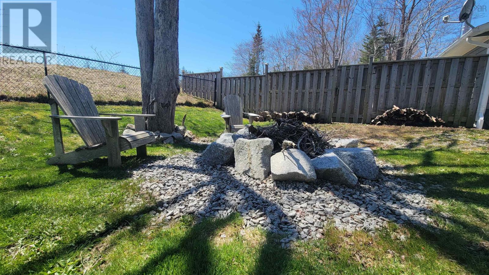 202 Saunders Road - 35