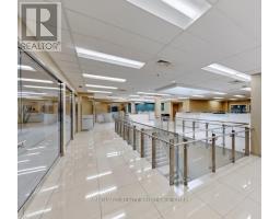 330 Applewood Crescent, Vaughan, ON L4K4V2 Photo 7