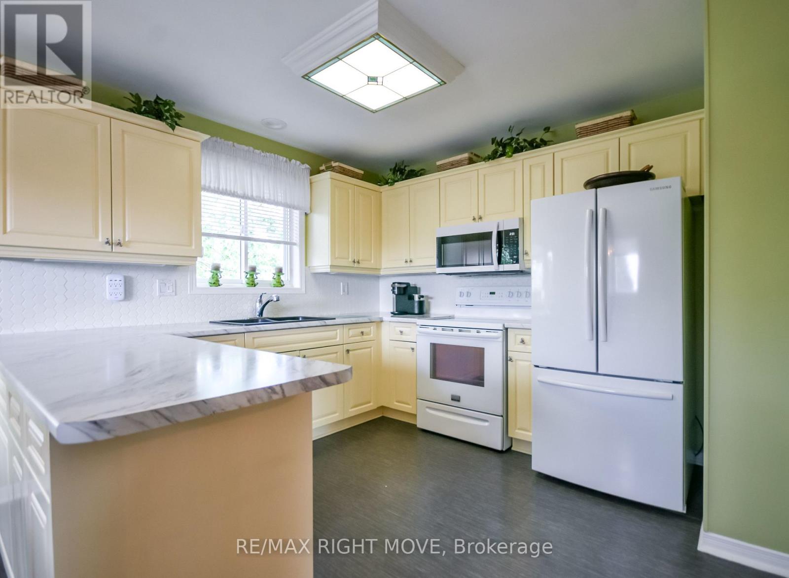 89 CARTER CRESCENT - 7