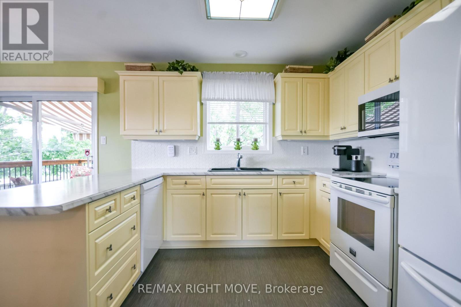 89 CARTER CRESCENT - 8