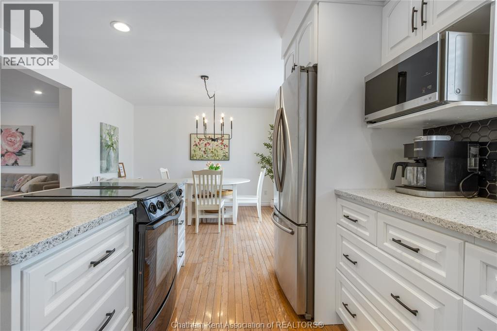 76 PAMELA CRESCENT - 11