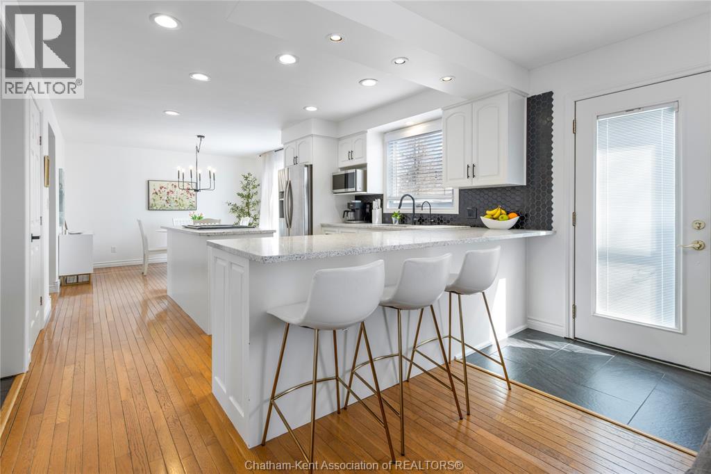 76 PAMELA CRESCENT - 15