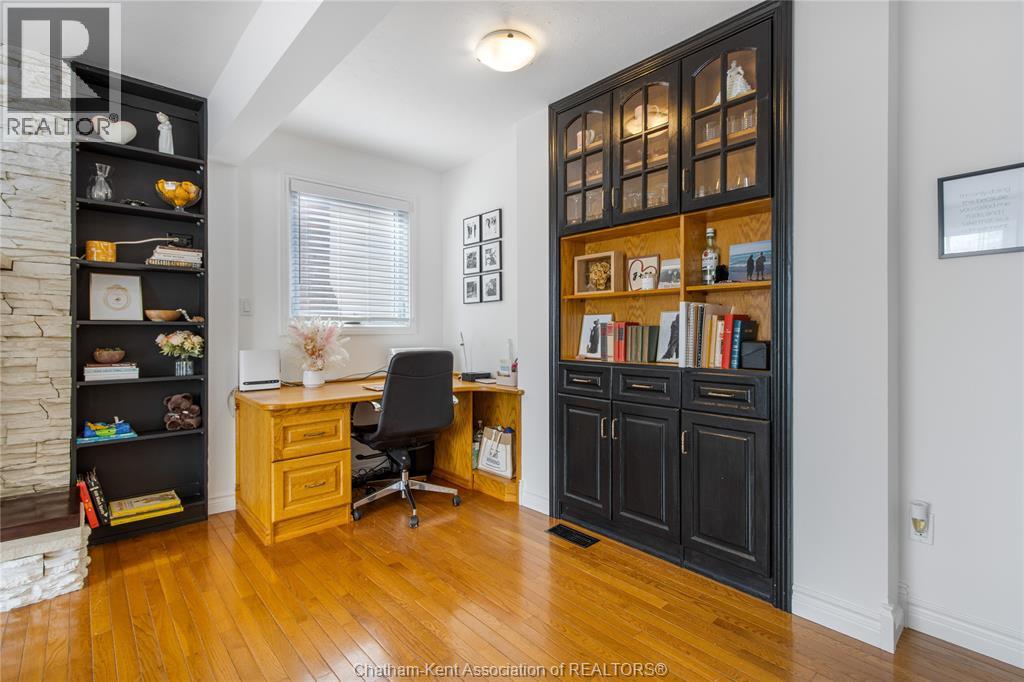76 PAMELA CRESCENT - 19