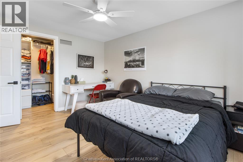 76 PAMELA CRESCENT - 22