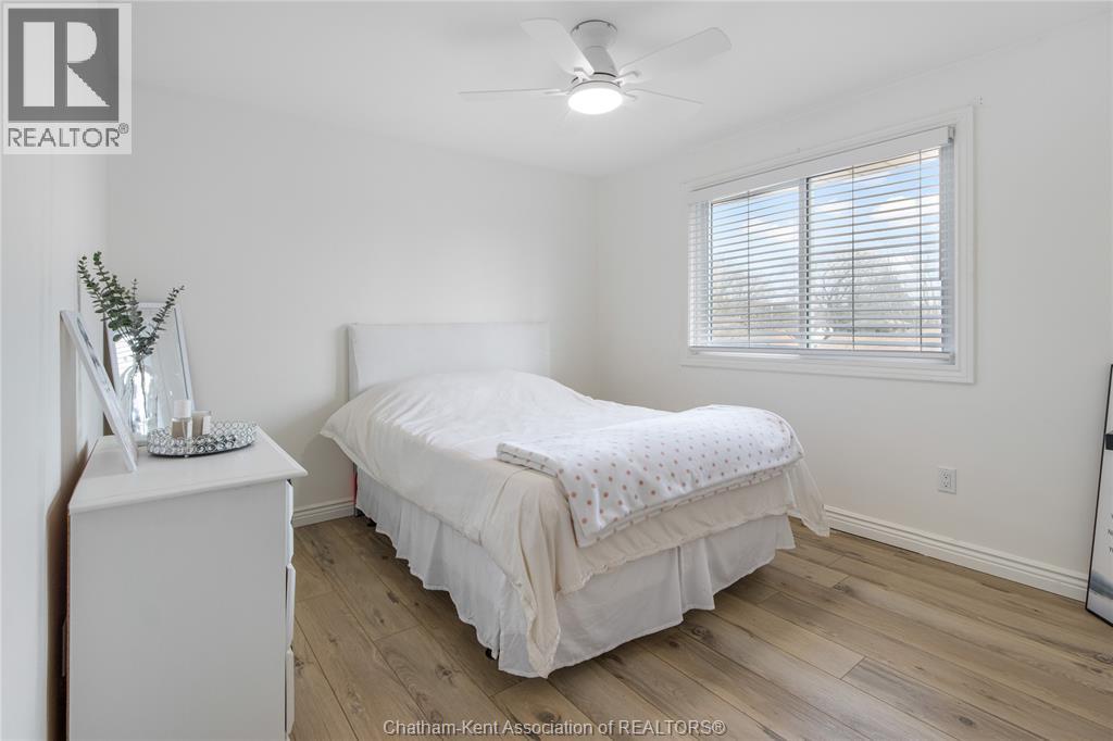 76 PAMELA CRESCENT - 25