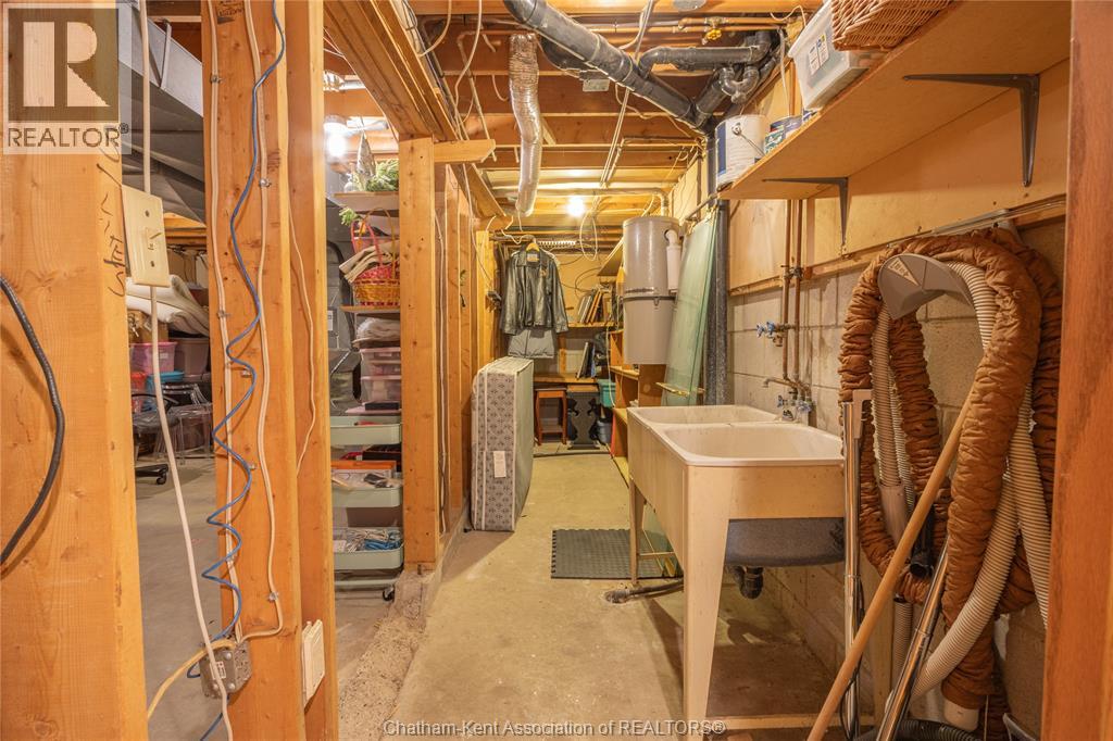 76 PAMELA CRESCENT - 37
