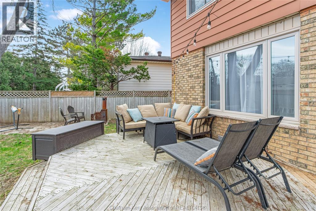 76 PAMELA CRESCENT - 41