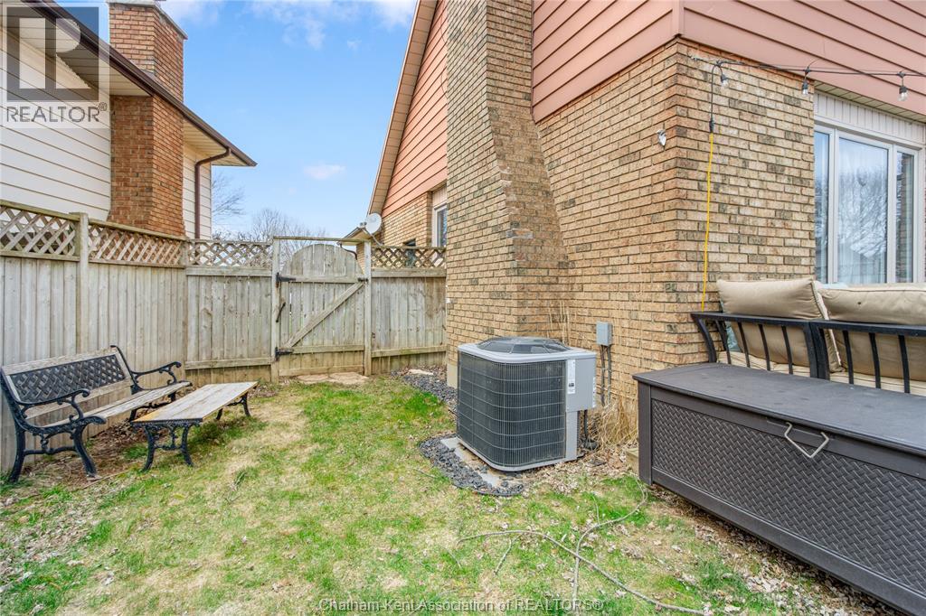 76 PAMELA CRESCENT - 42