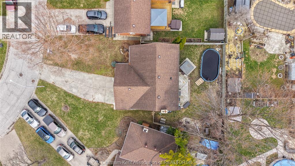 76 PAMELA CRESCENT - 44