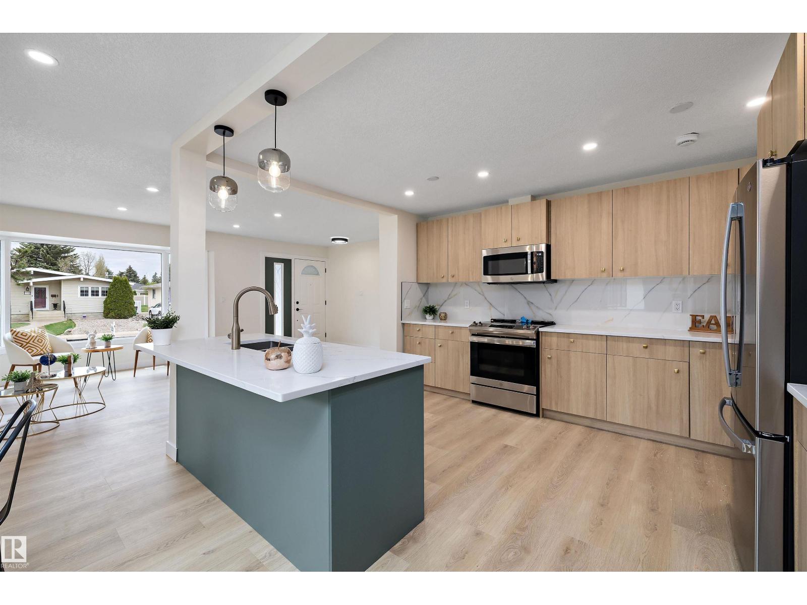 3515 105B ST NW - 15