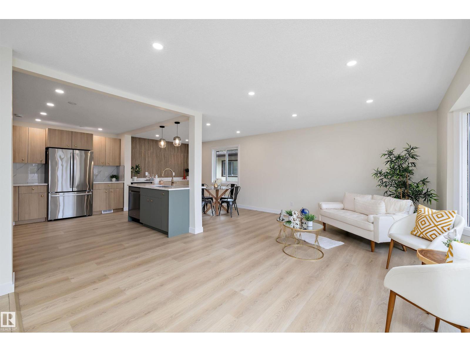 3515 105B ST NW - 4