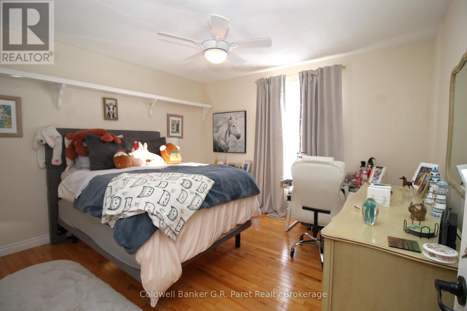 28 WELLINGTON STREET W - 18