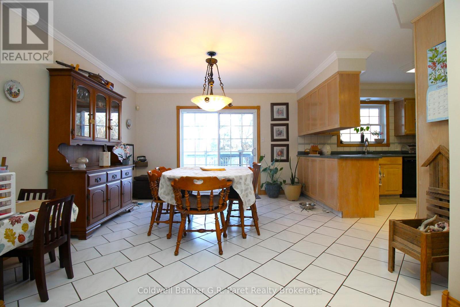 28 WELLINGTON STREET W - 9