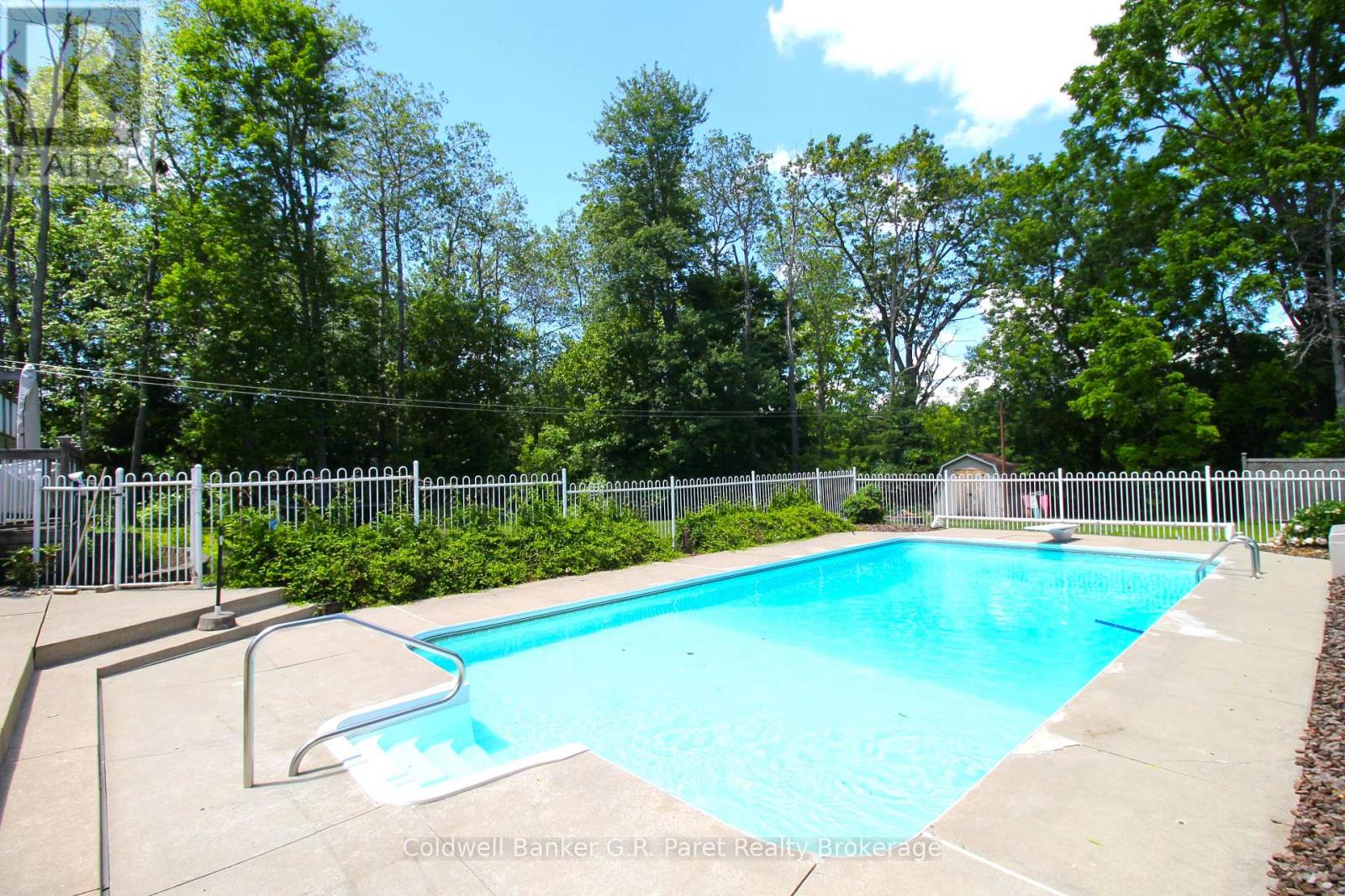 28 WELLINGTON STREET W - 28