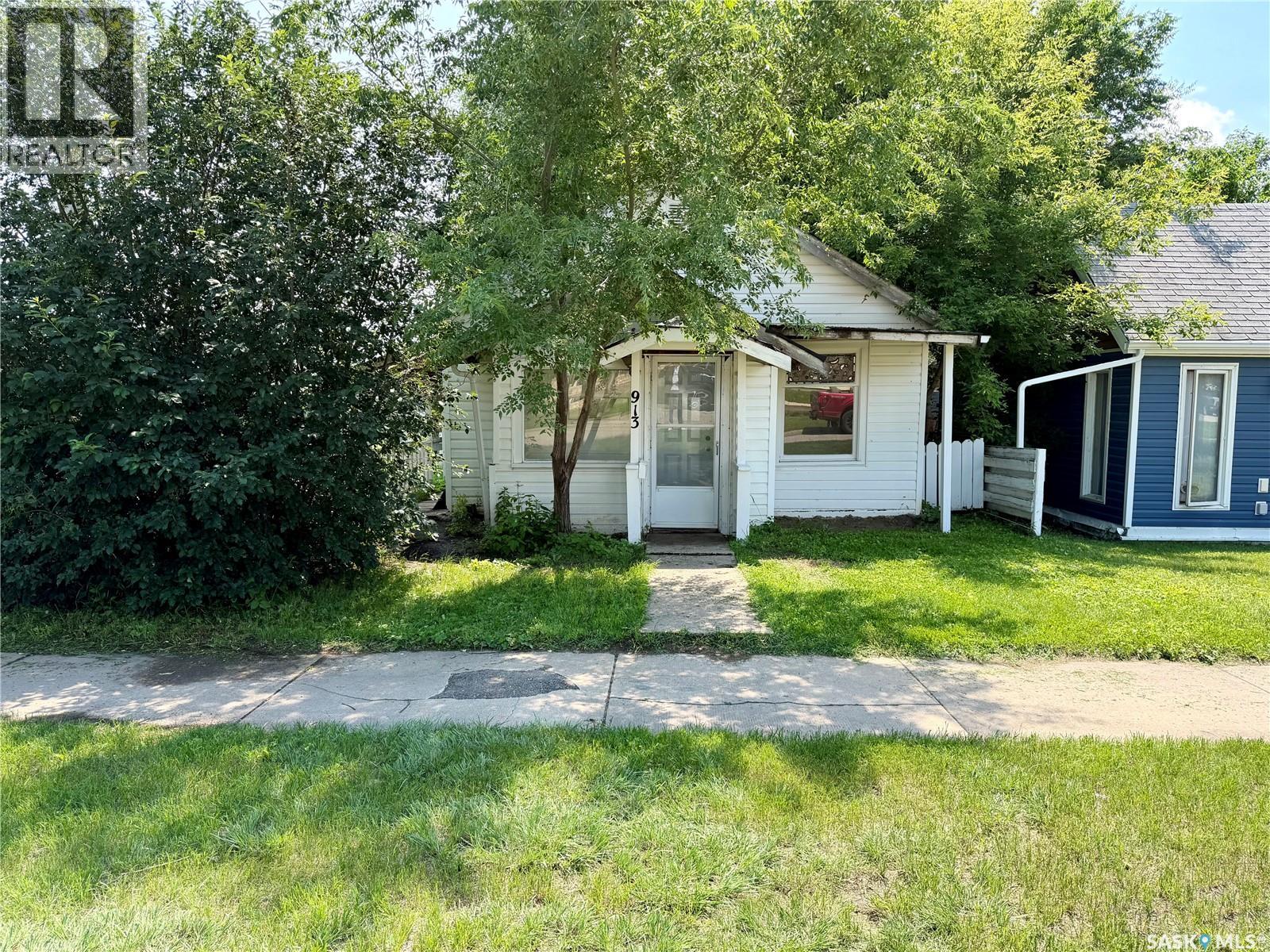 913 Stadacona STREET W - 1