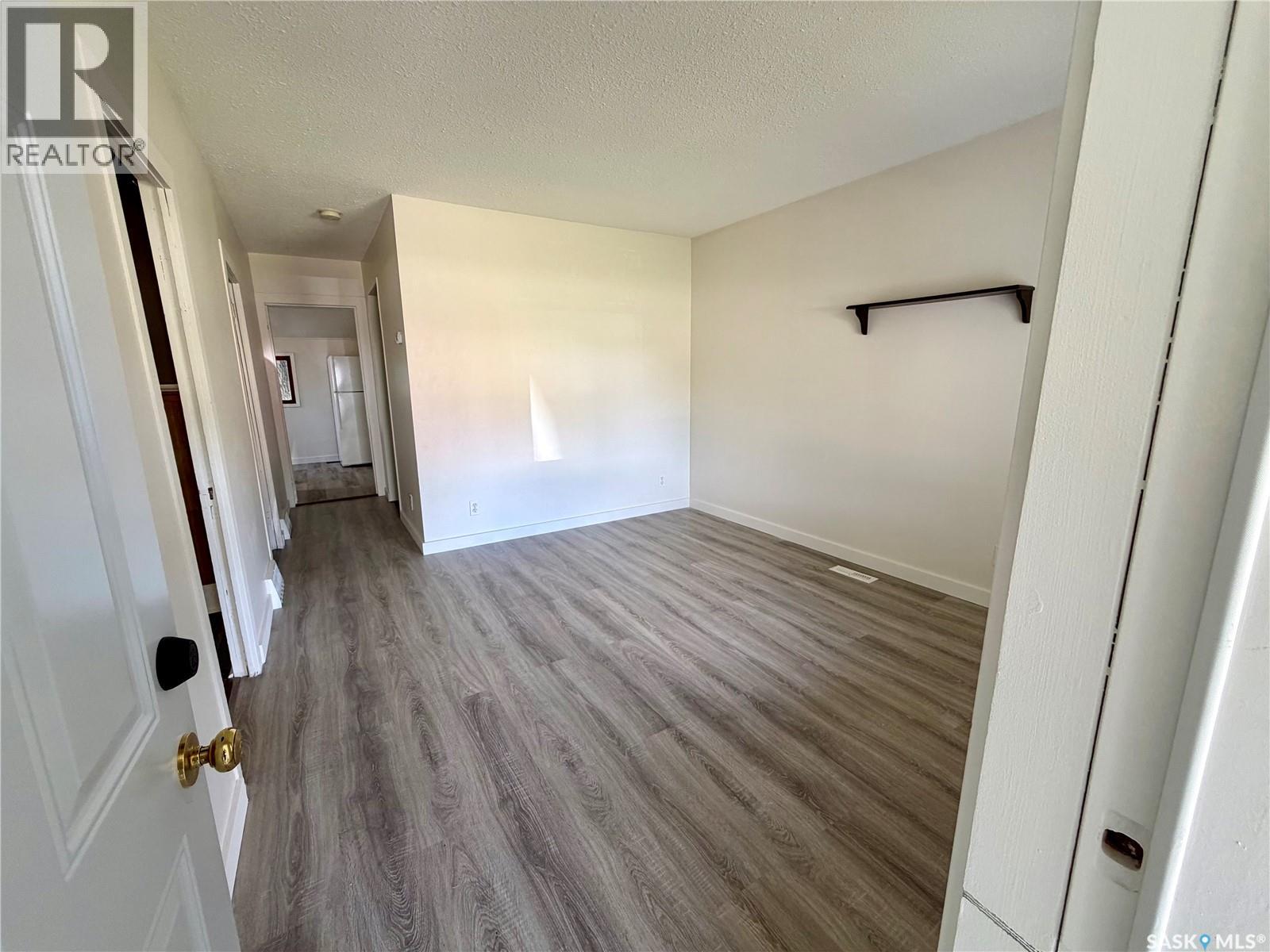 913 Stadacona STREET W - 3