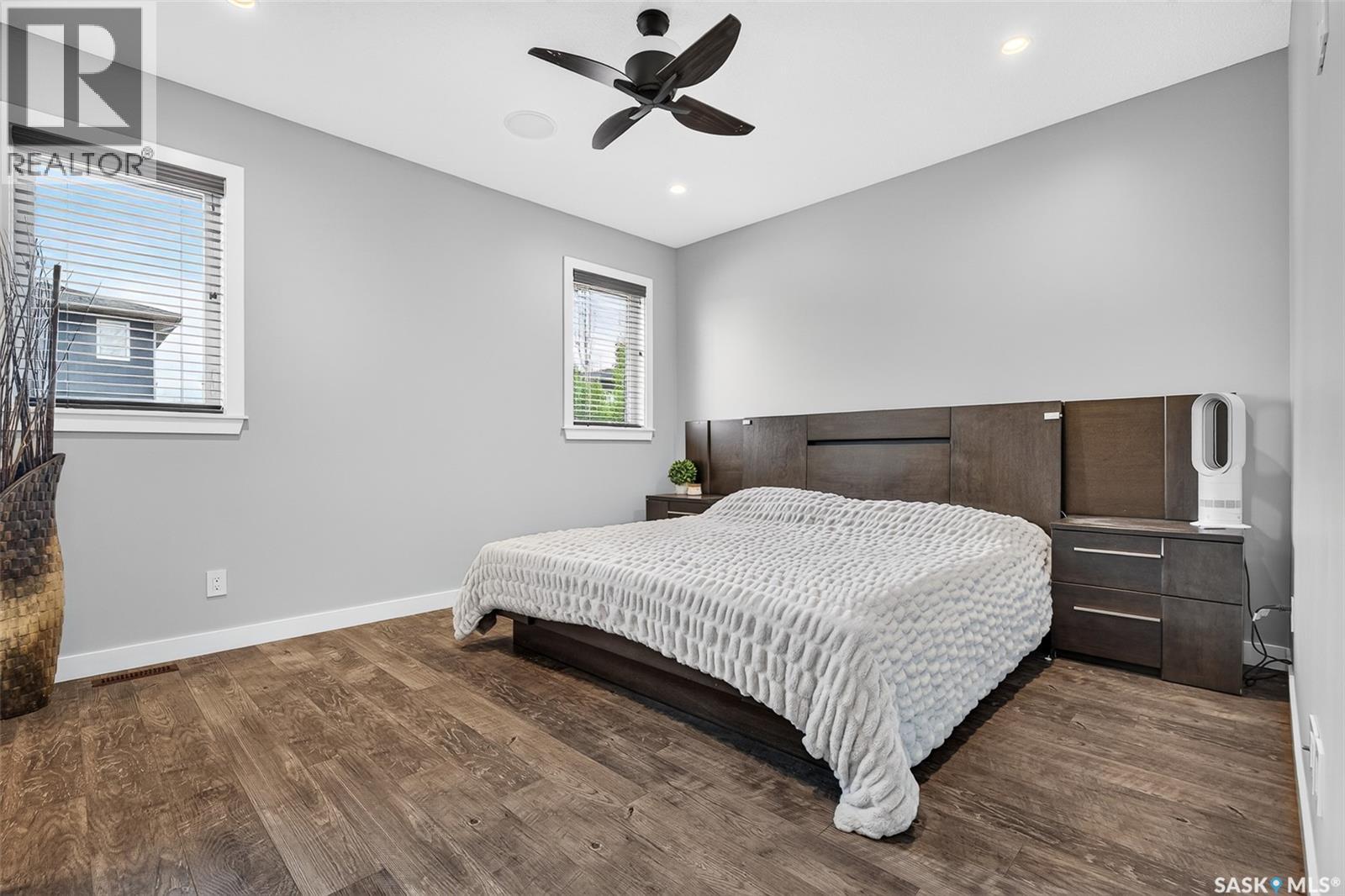 124 Everton CRESCENT — photo 33