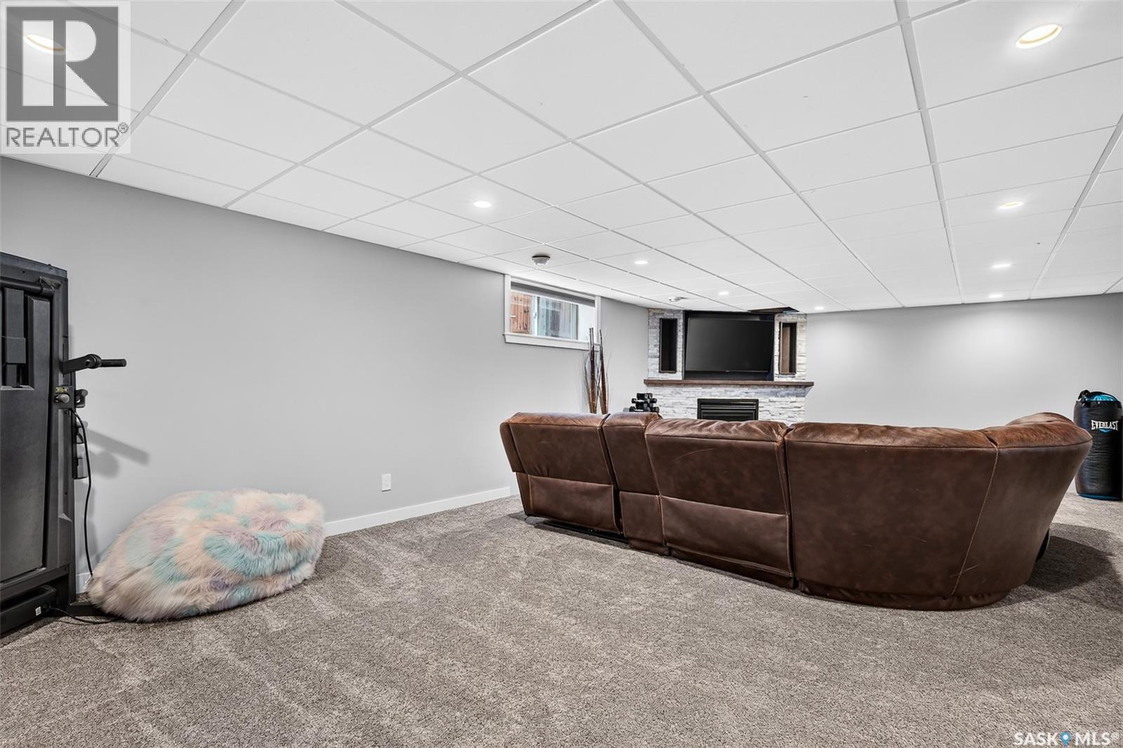124 Everton CRESCENT — photo 41
