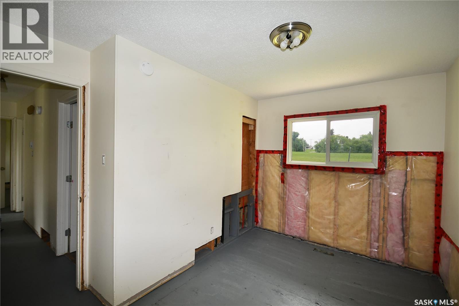 #111-115 Mill AVENUE N - 12