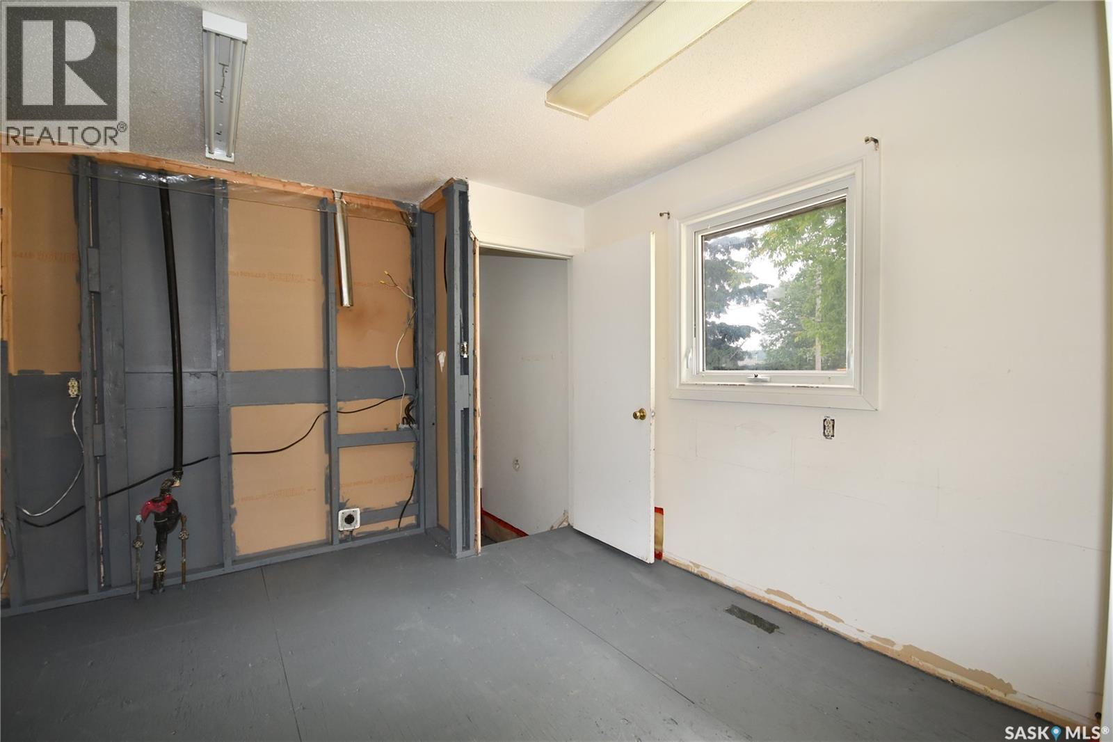 #111-115 Mill AVENUE N - 22