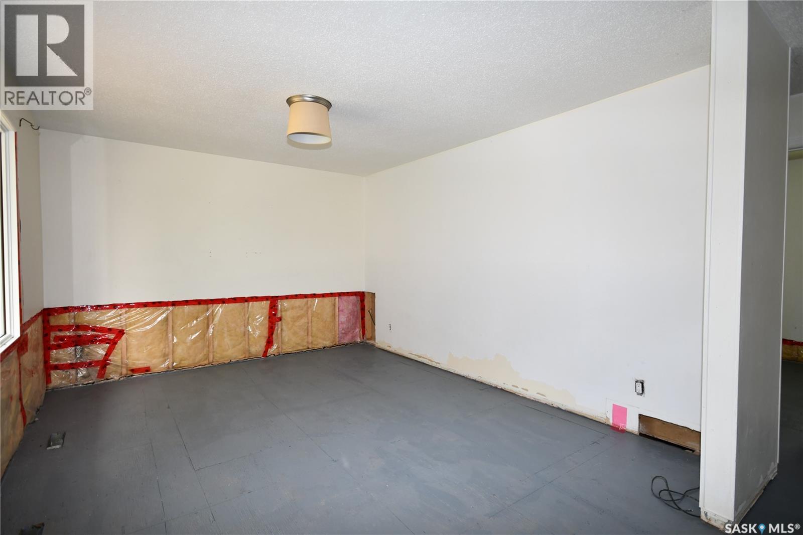 #111-115 Mill AVENUE N - 25