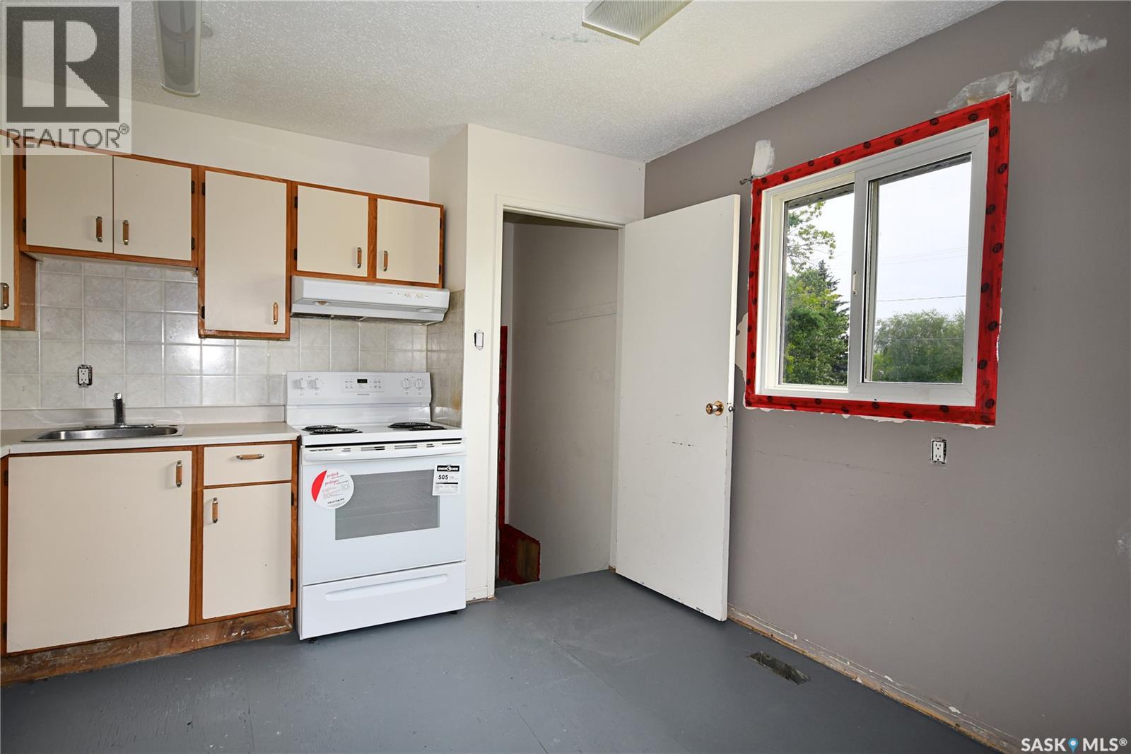 #111-115 Mill AVENUE N - 6