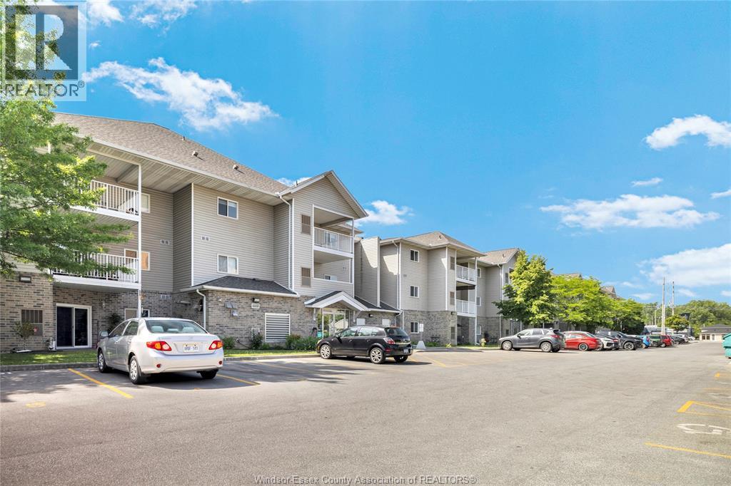 #318 1390 Lauzon Rd. - 3