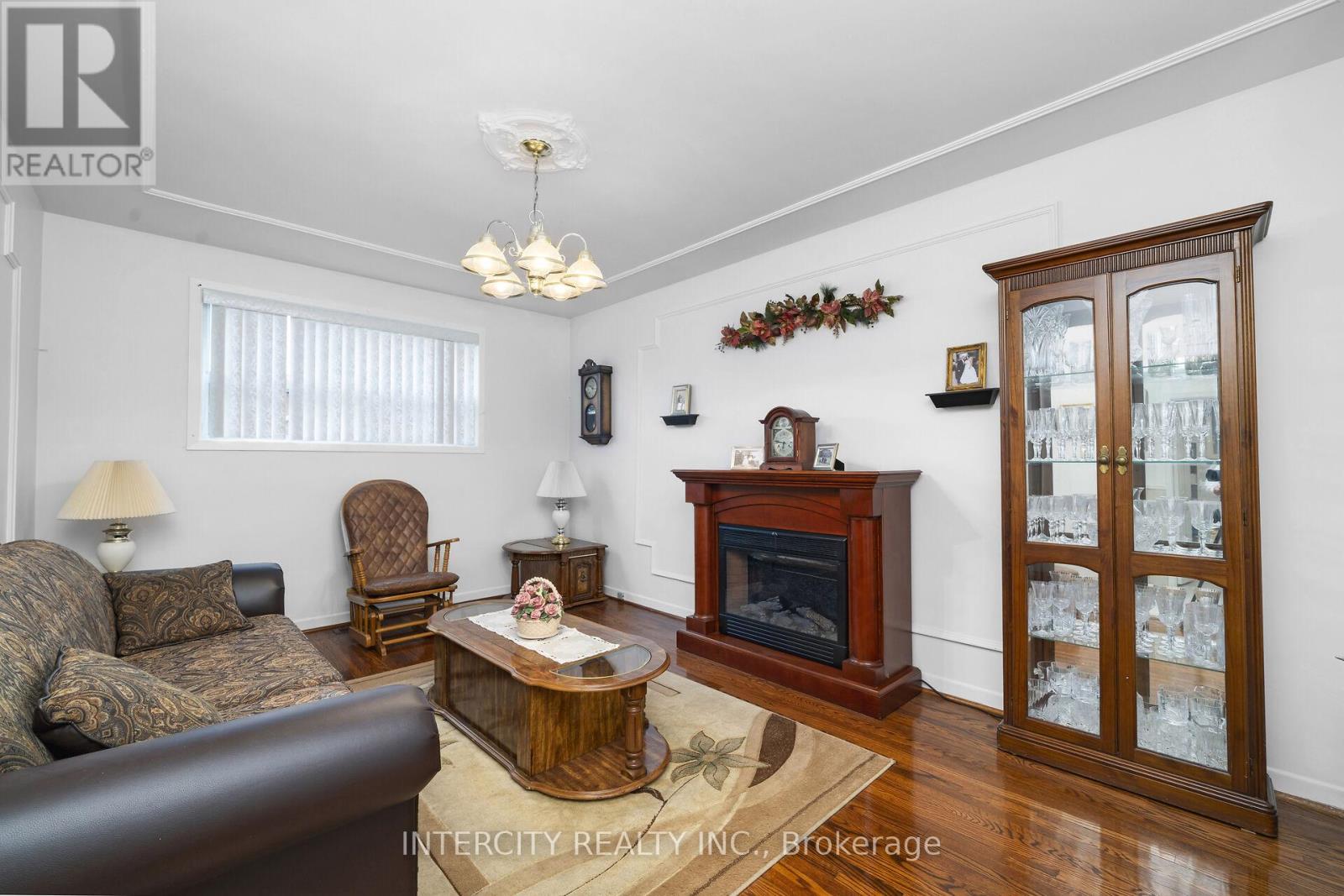 7279 VERNOR DRIVE - 17
