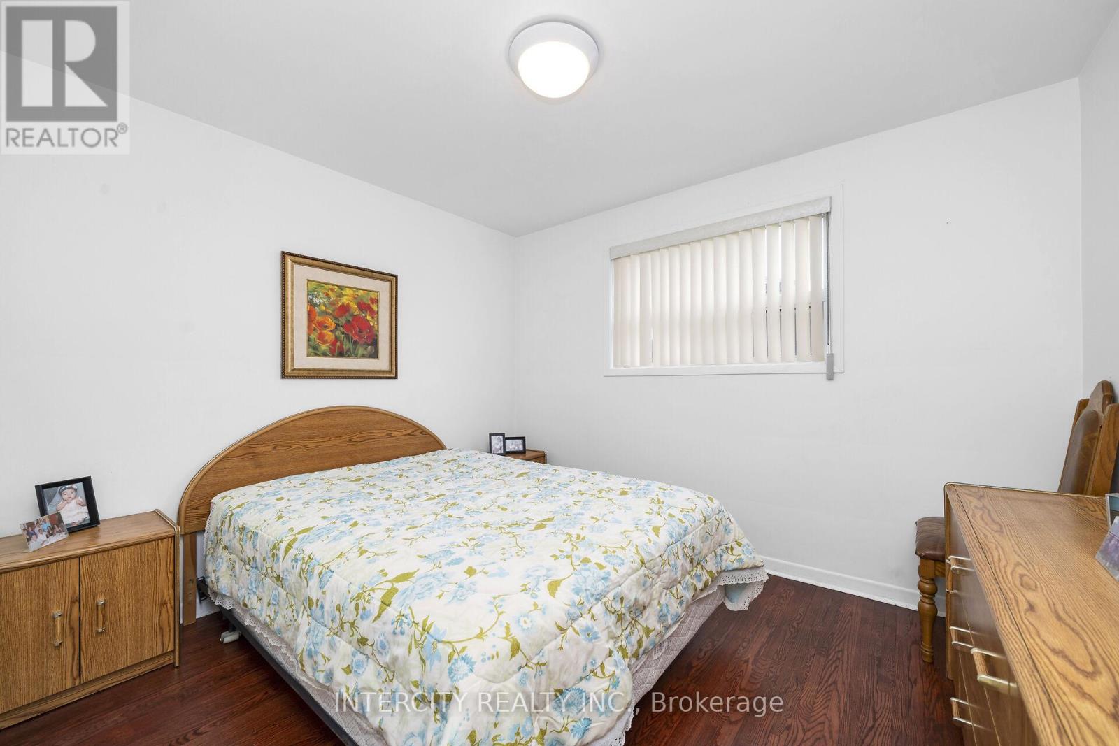 7279 VERNOR DRIVE - 22