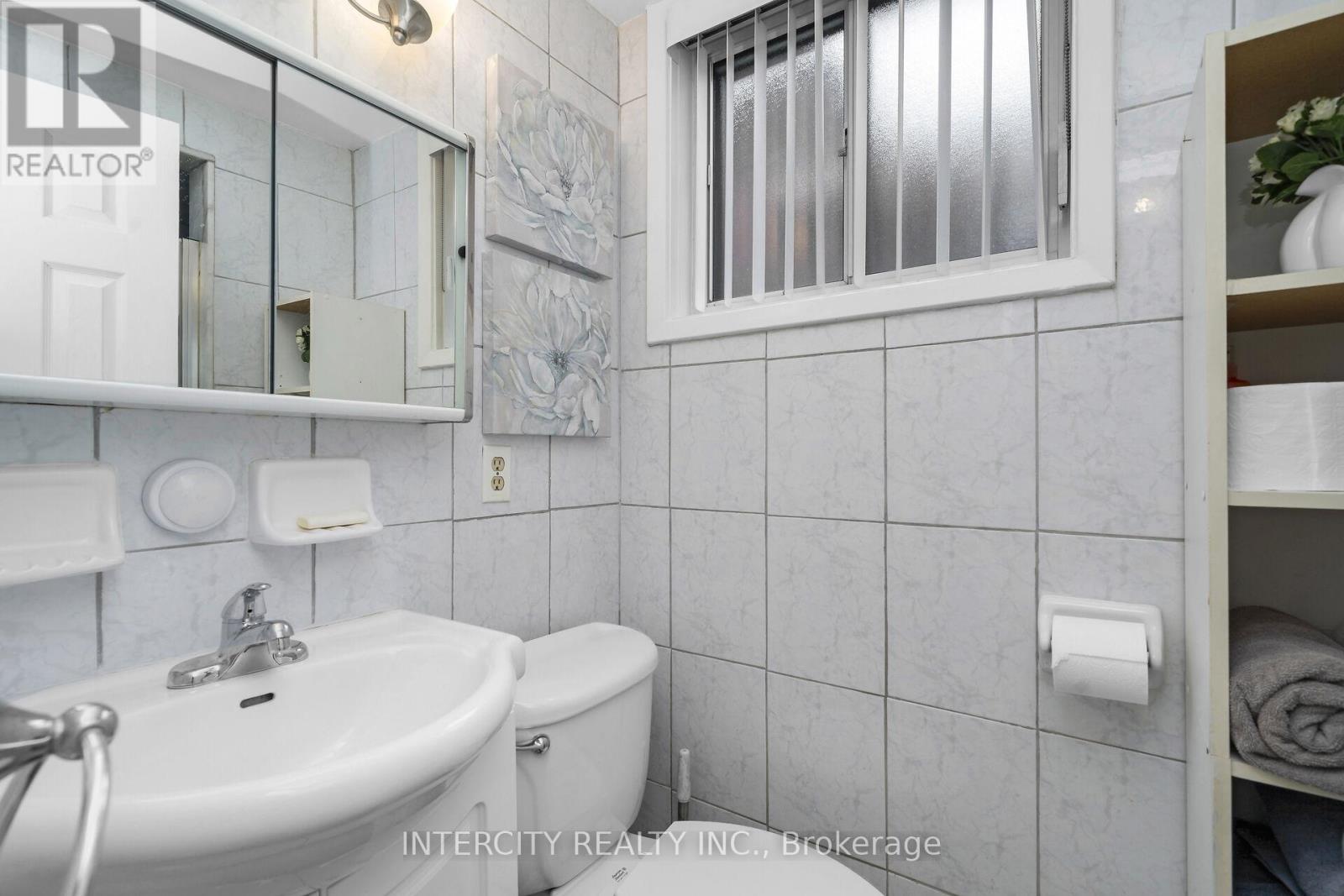 7279 VERNOR DRIVE - 23
