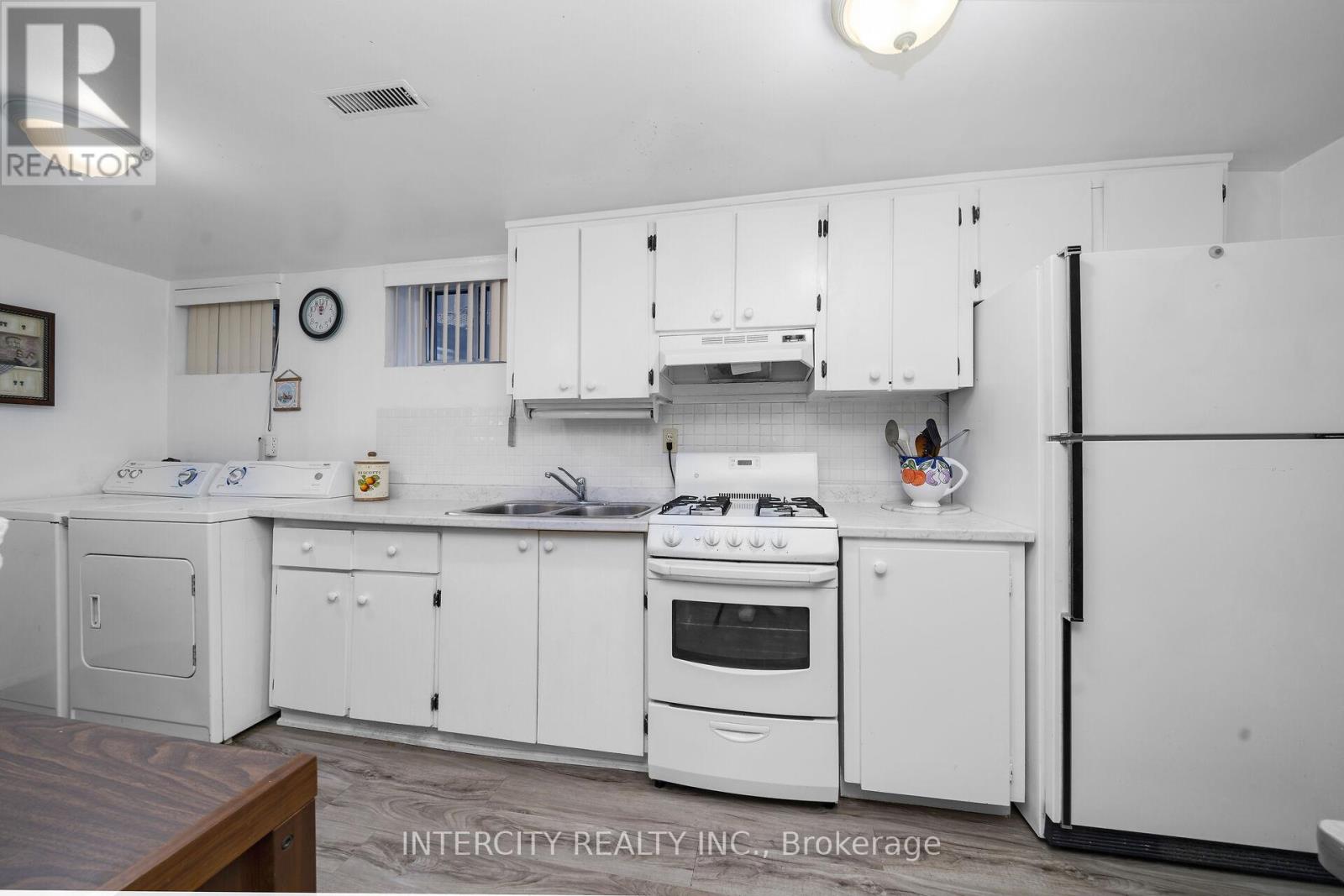 7279 VERNOR DRIVE - 27