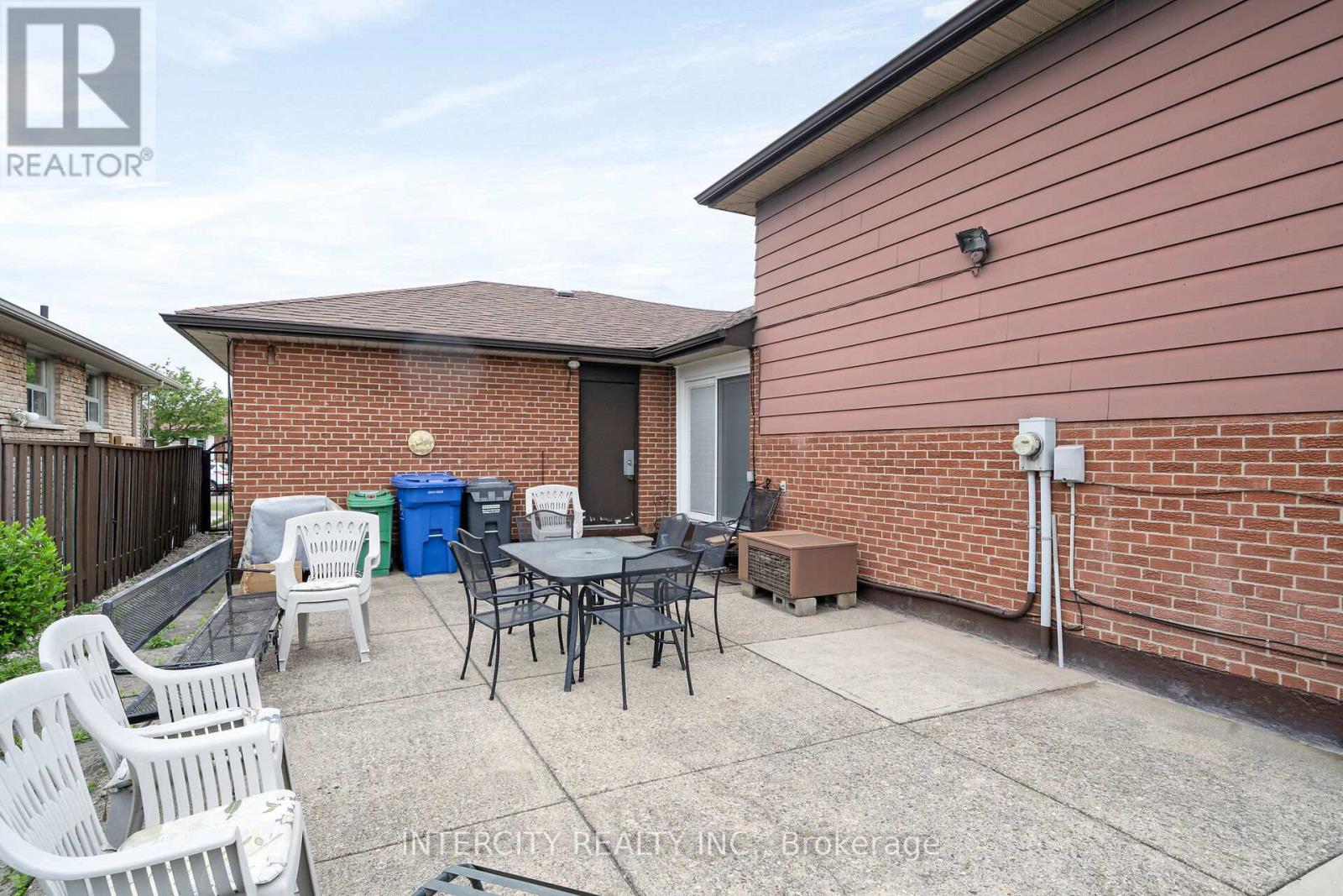 7279 VERNOR DRIVE - 29