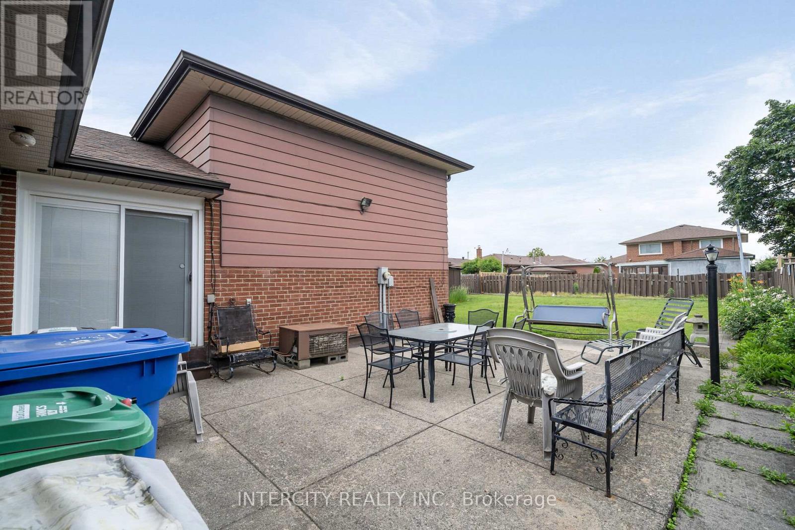 7279 VERNOR DRIVE - 30