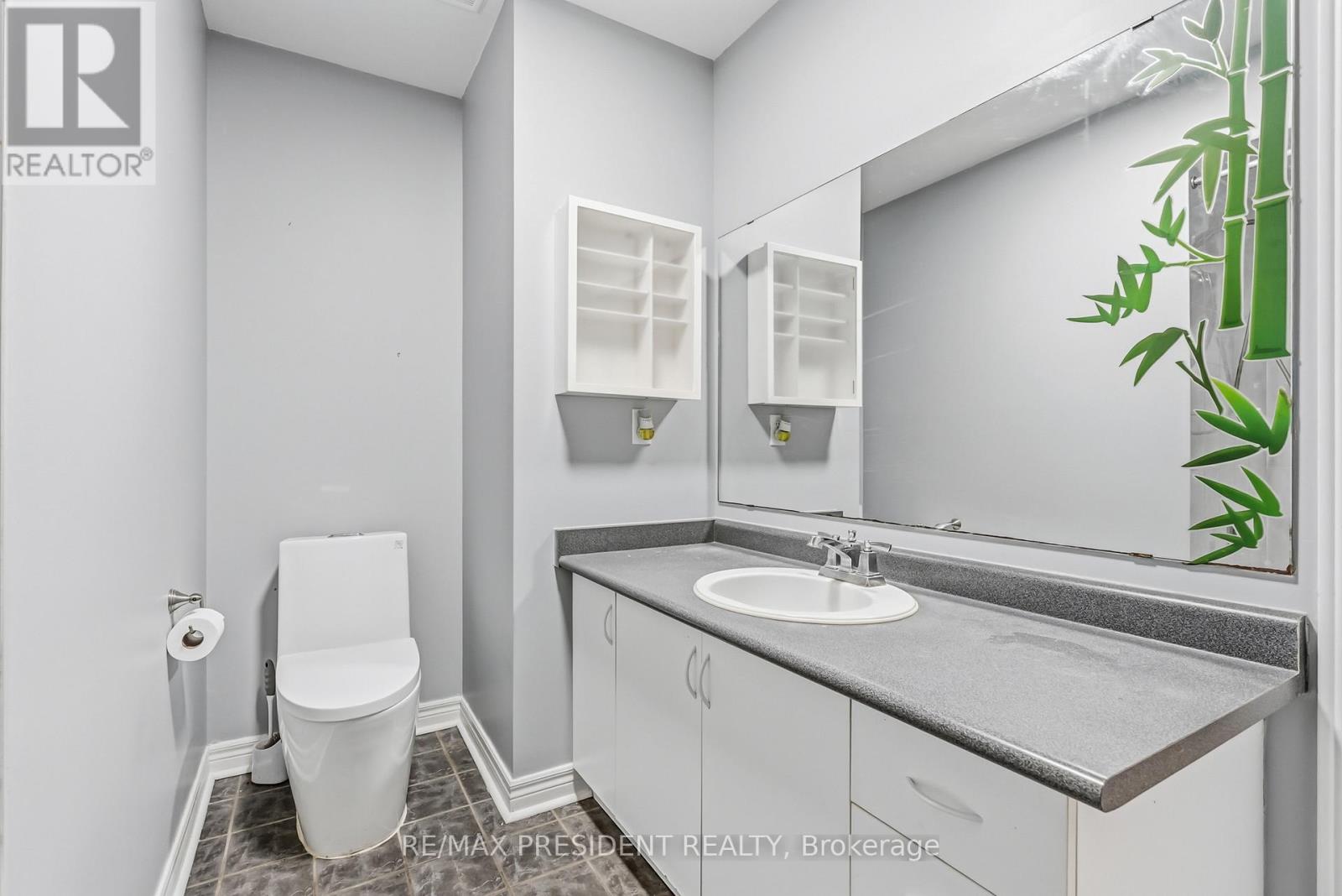 7031 GRAYDON COURT - 32