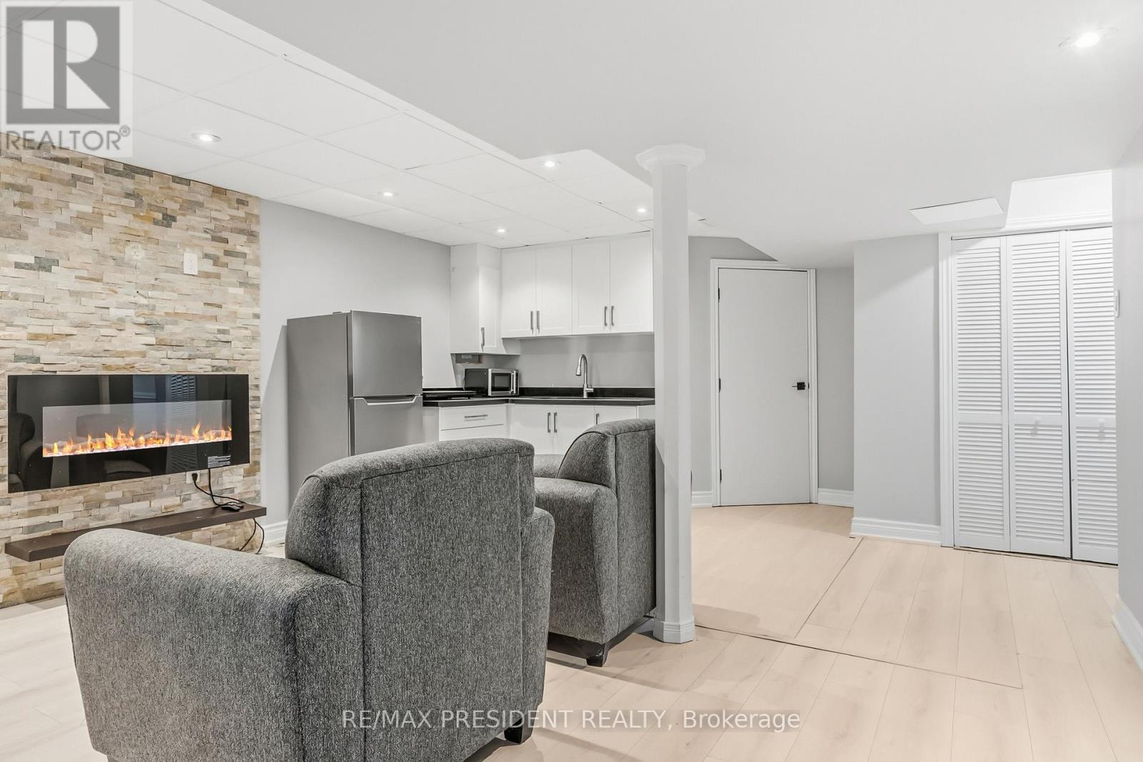 7031 GRAYDON COURT - 42