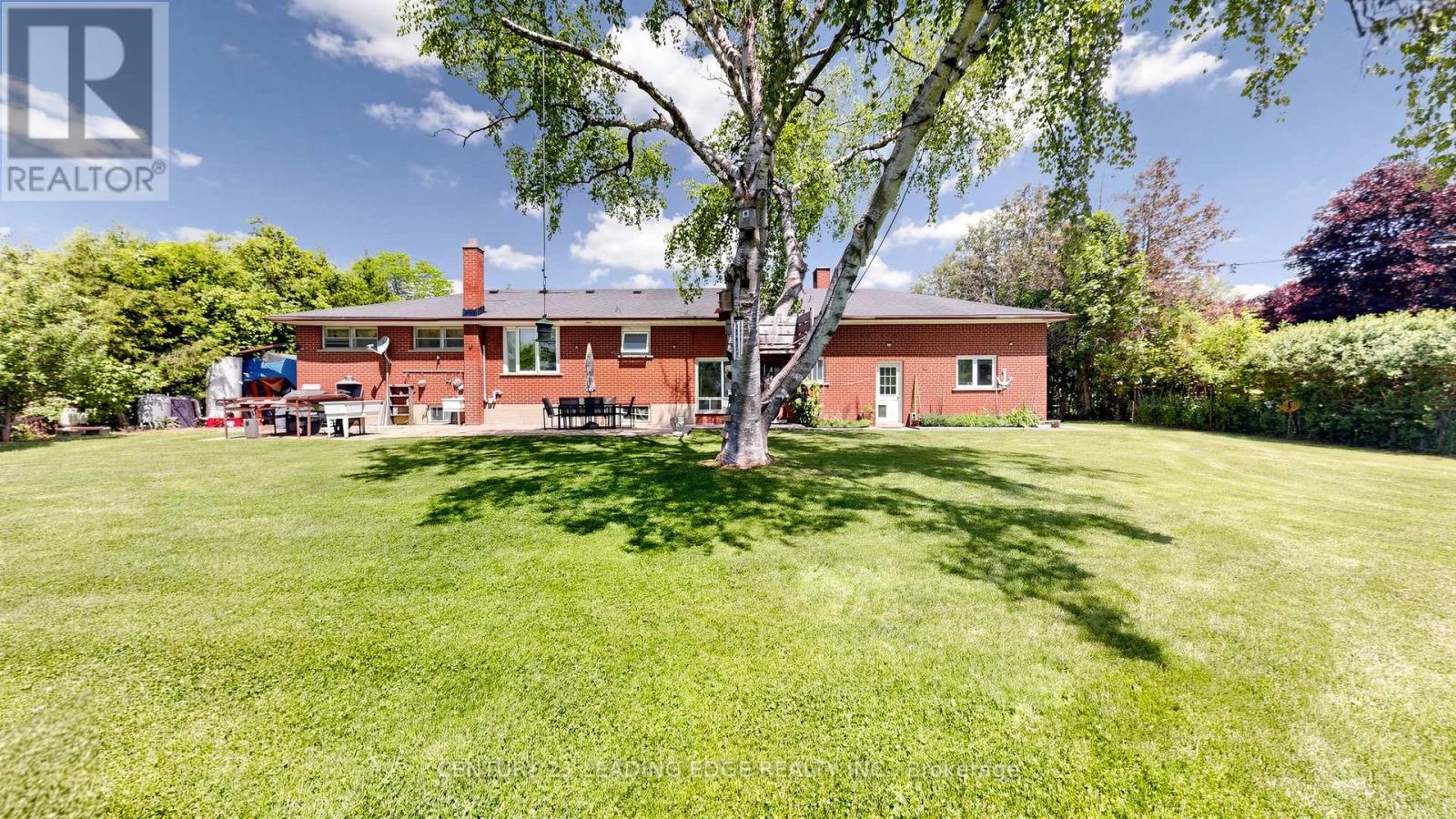 4239 19TH AVENUE - 27