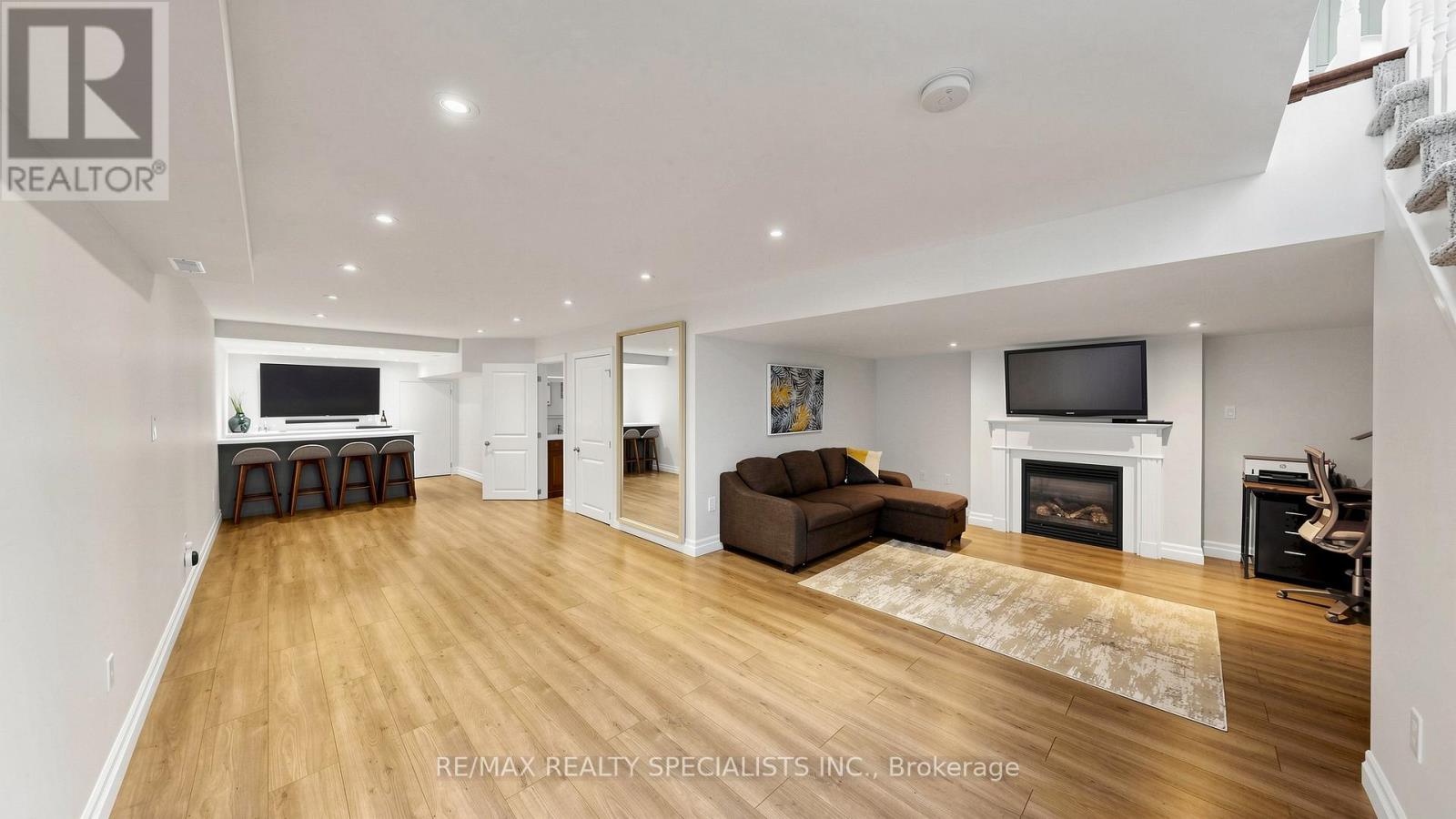 #10 3275 STALYBRIDGE DRIVE - 24