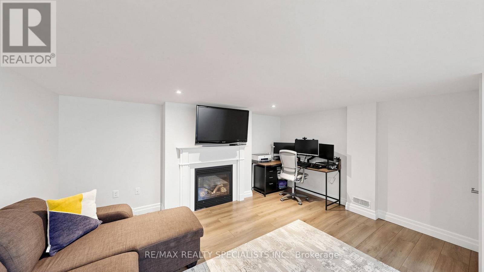 #10 3275 STALYBRIDGE DRIVE - 25