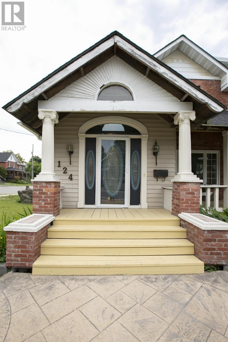 124 Upton RD - 13