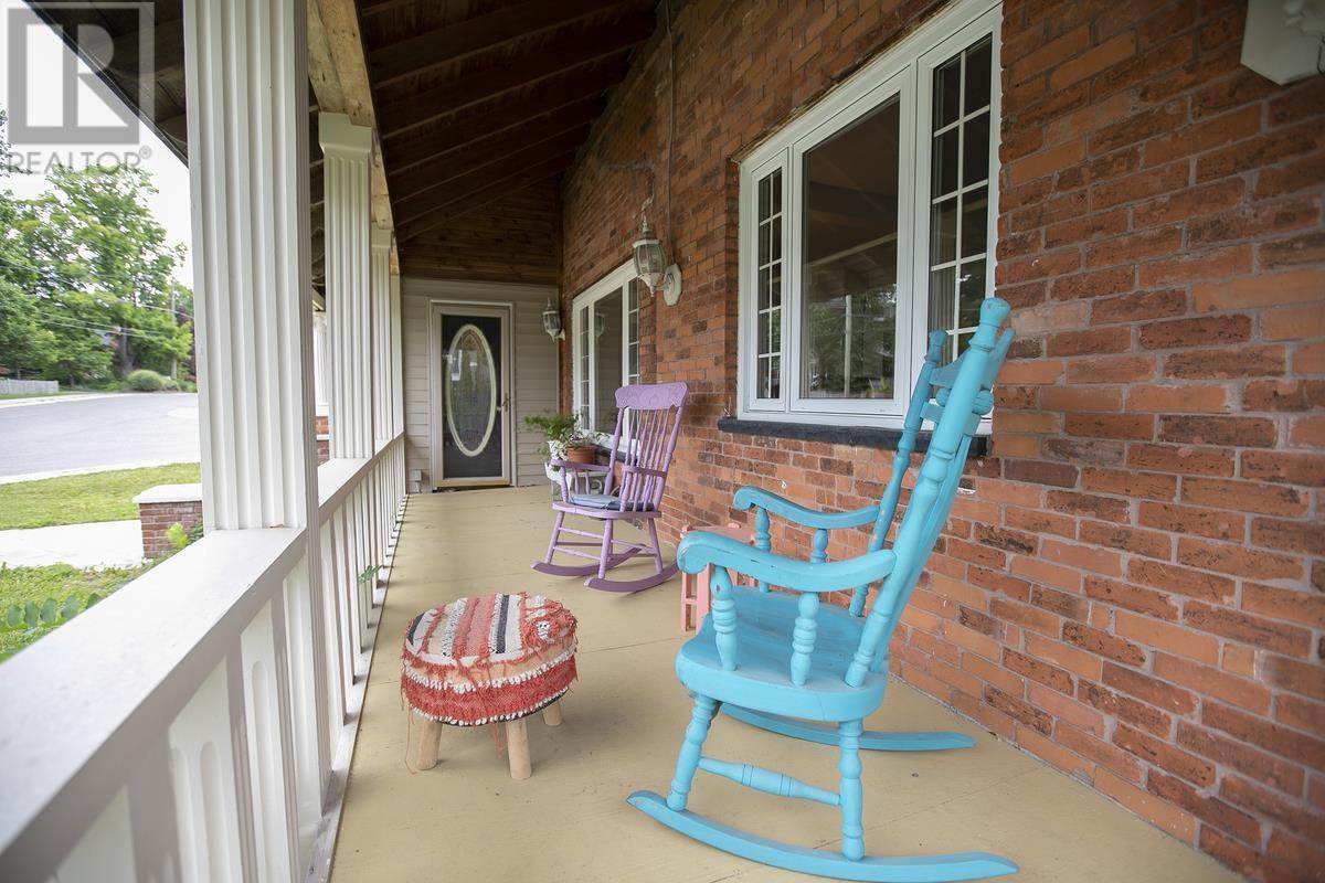 124 Upton RD - 14
