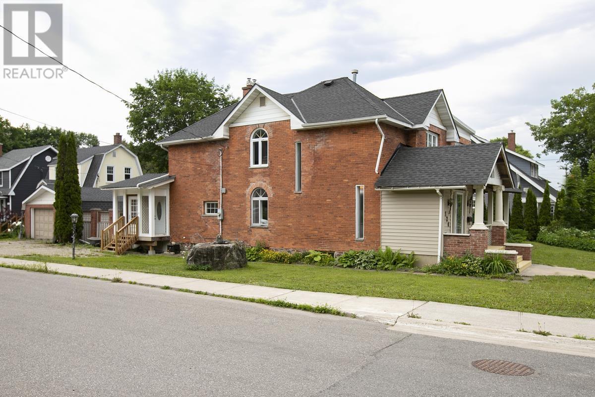 124 Upton RD - 3