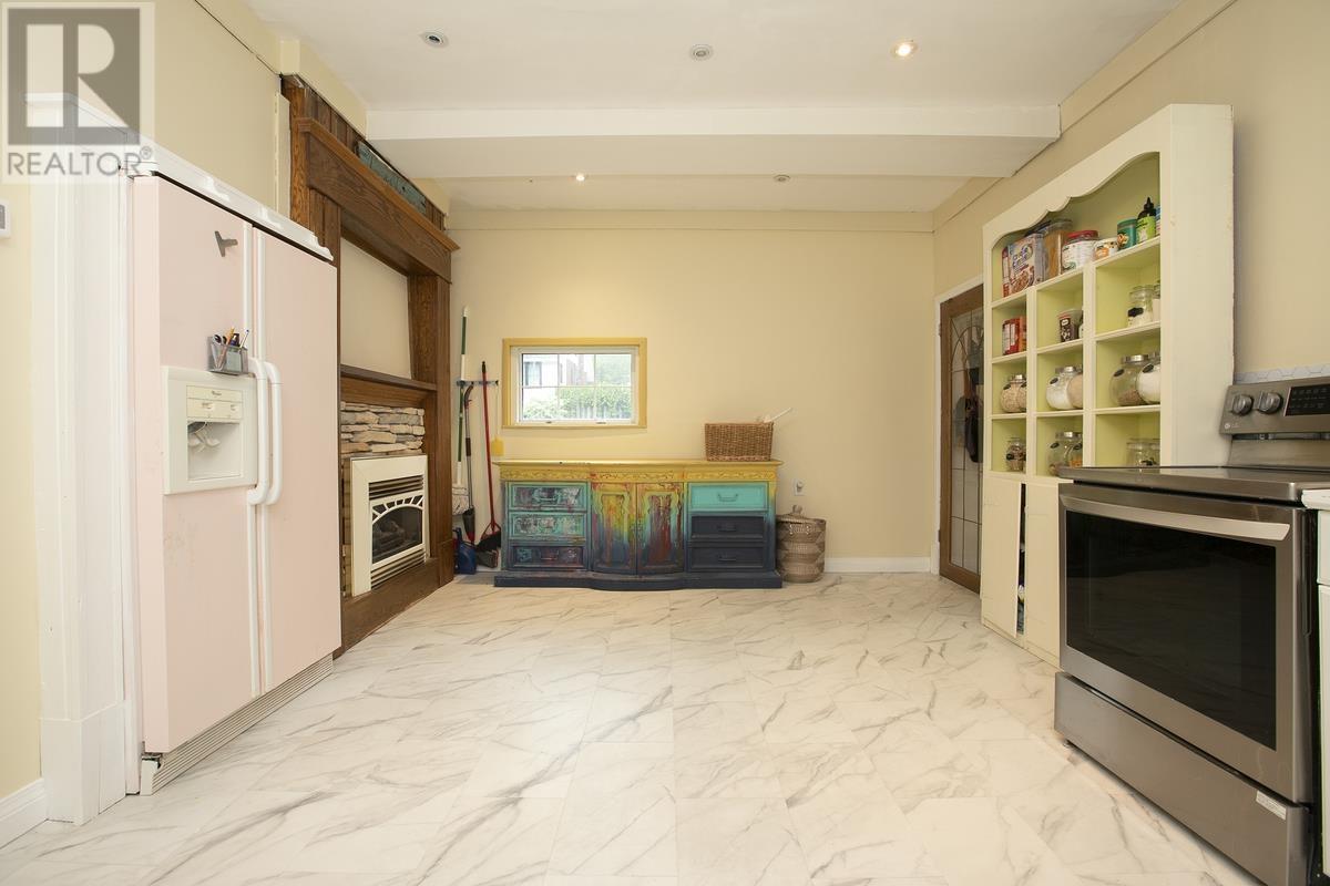 124 Upton RD - 30