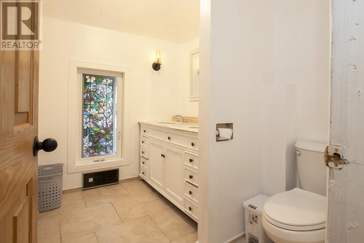 124 Upton RD - 43