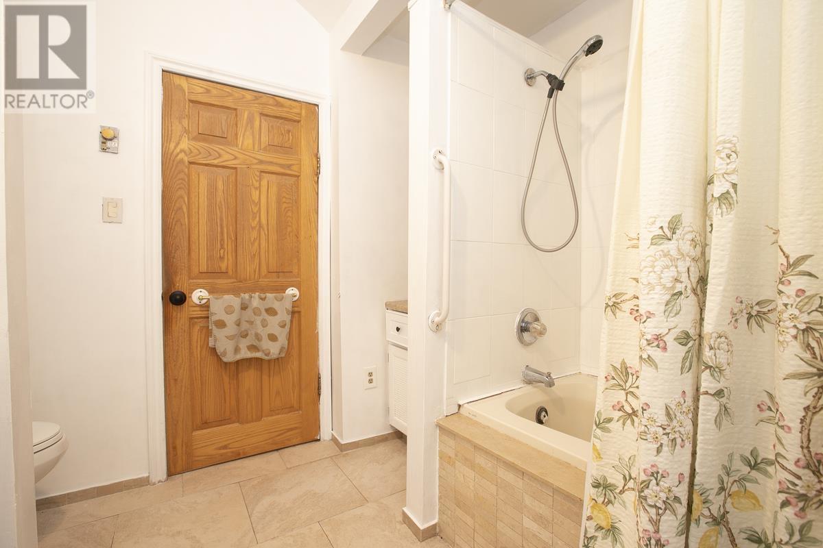 124 Upton RD - 44