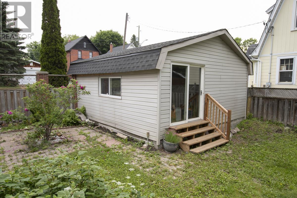 124 Upton RD - 8
