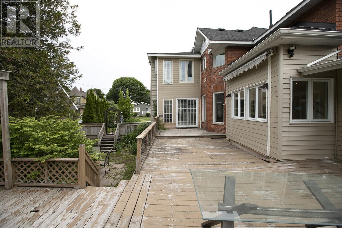 124 Upton RD - 9